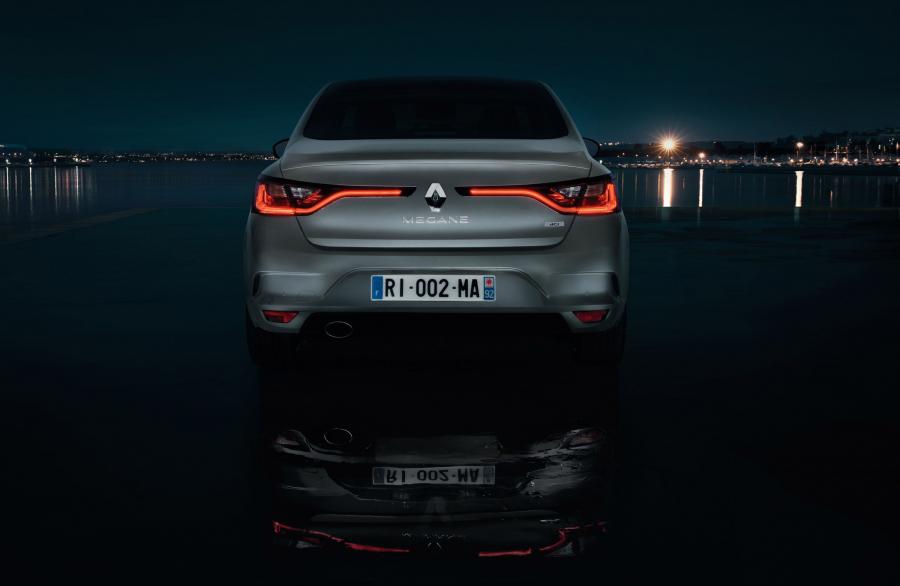  Renault Megane Grand Coupe 2016 года  (фото 13 из 19)